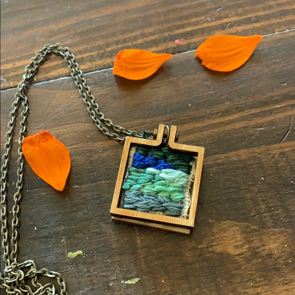 Embroidery necklace